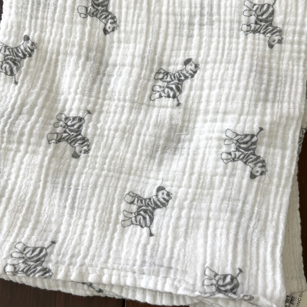 3/$15 Amazing Baby swaddle